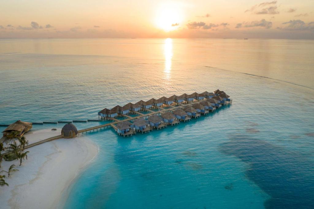 OUTRIGGER Maldives Maafushivaru Resort 5* - Private Sanctuary