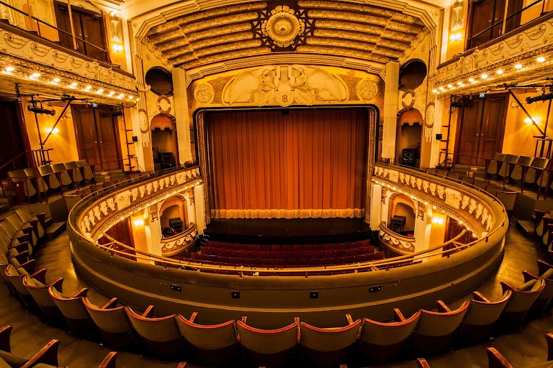 Oscar Theater